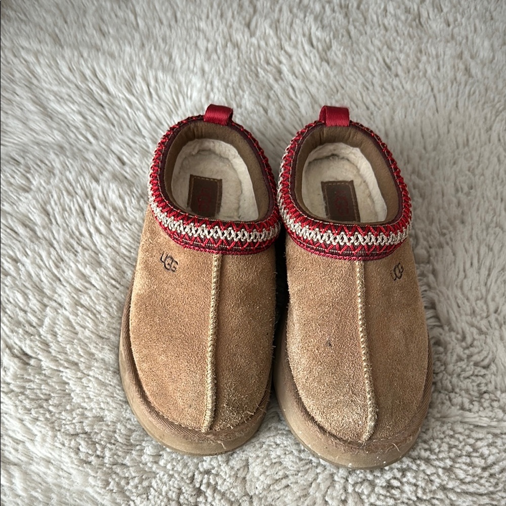 UGG Kids Tan and Red Tazz Slippers
